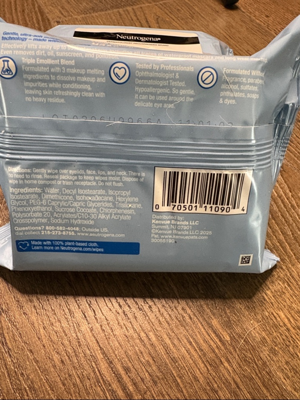 Neutrogena Makeup Remover Wipes - 4 Packs. 25 wipes each - Picture 5 of 5